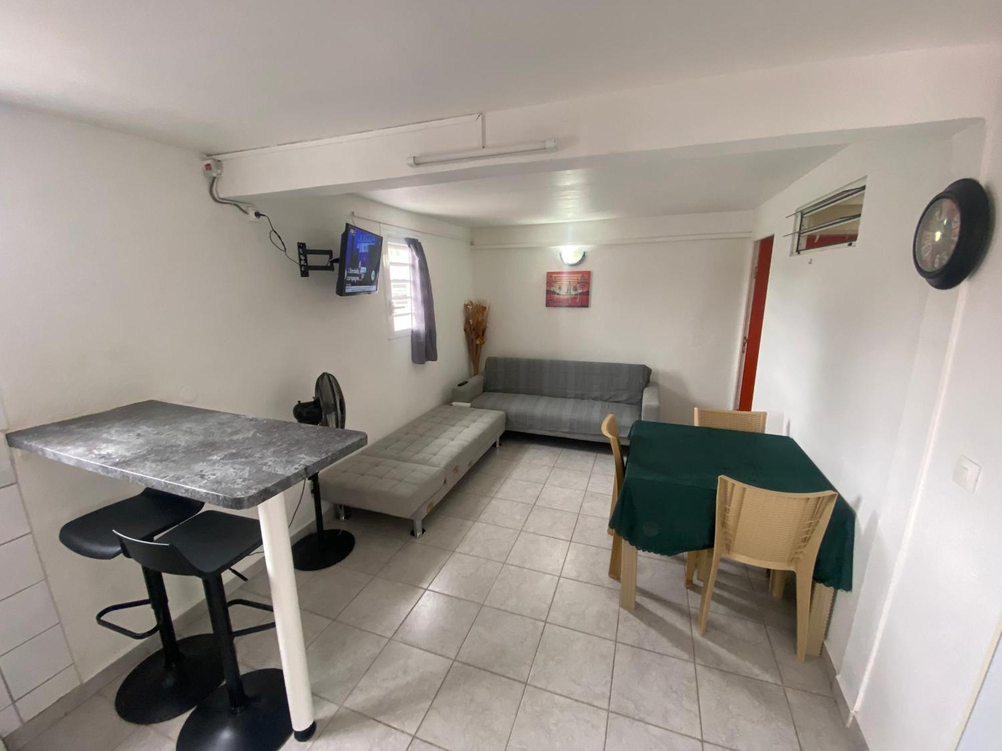 Logement De 40M2 Avec Terrasse, Moderne Et Equipe Petit-Canal Kültér fotó